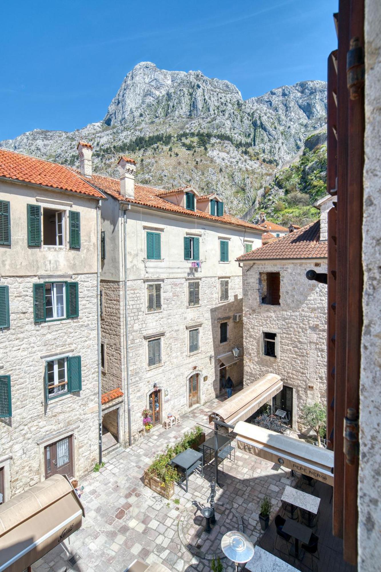 Hotel Rendez Vous Kotor Exterior photo