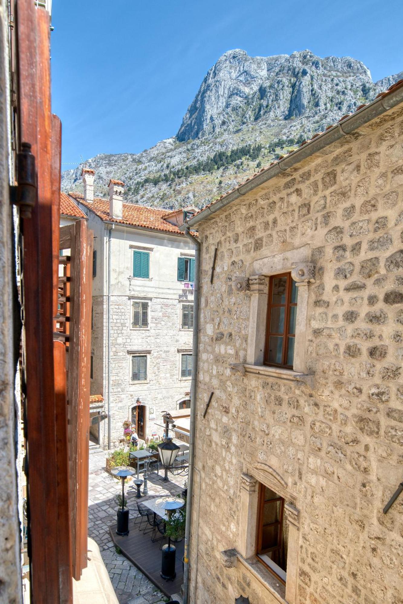 Hotel Rendez Vous Kotor Exterior photo