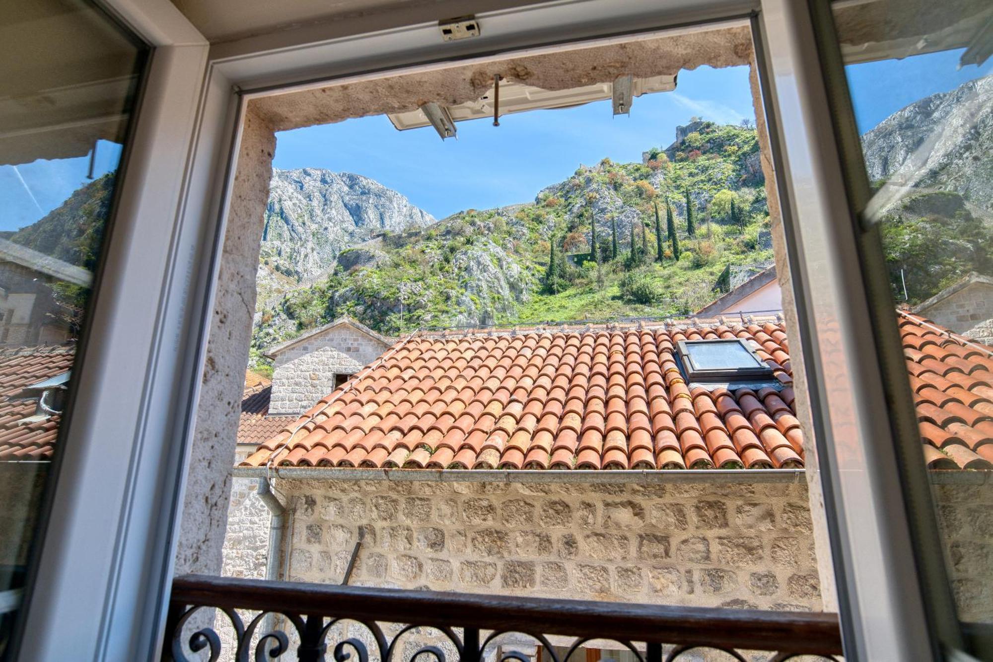 Hotel Rendez Vous Kotor Exterior photo