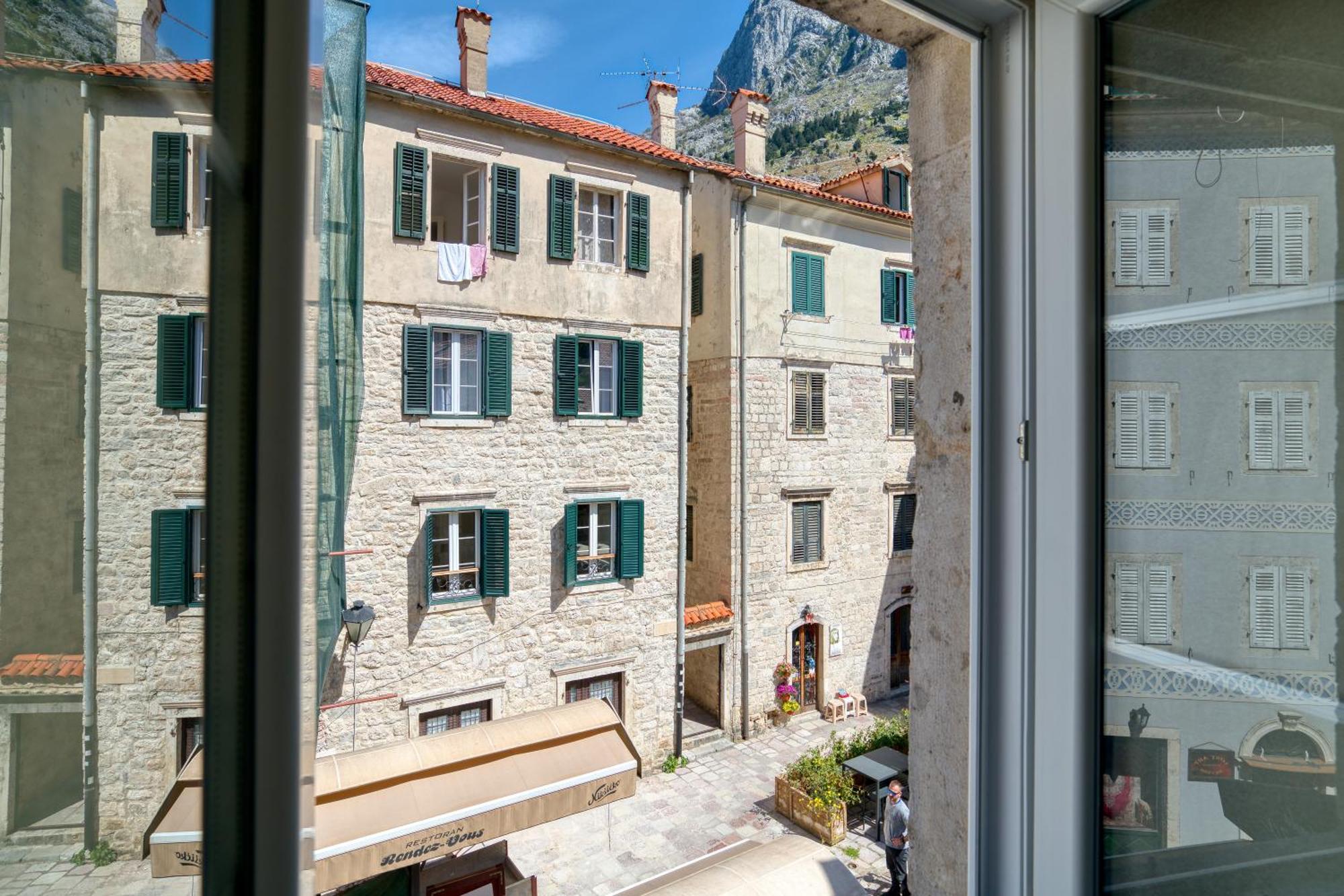 Hotel Rendez Vous Kotor Exterior photo