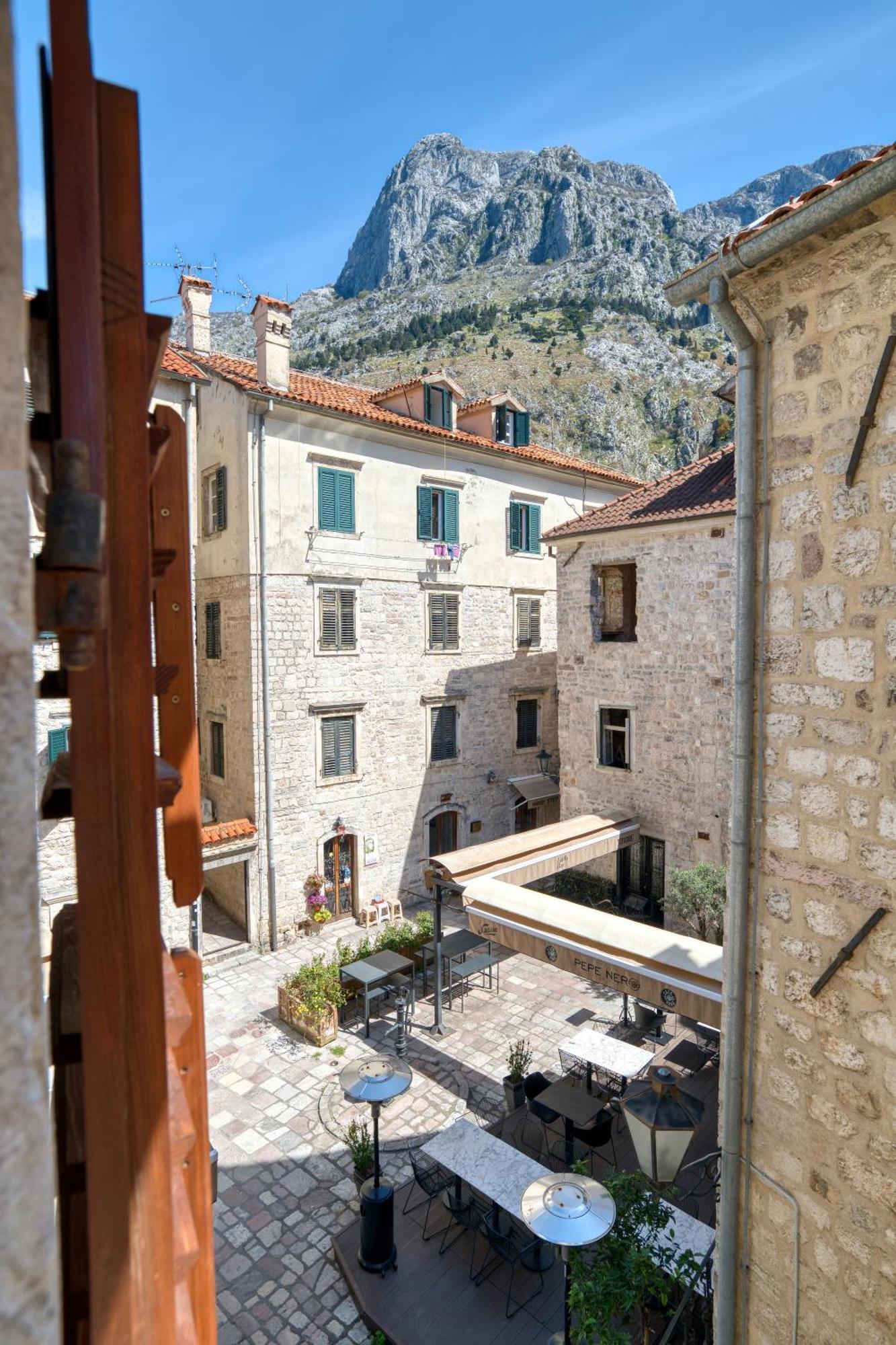 Hotel Rendez Vous Kotor Exterior photo